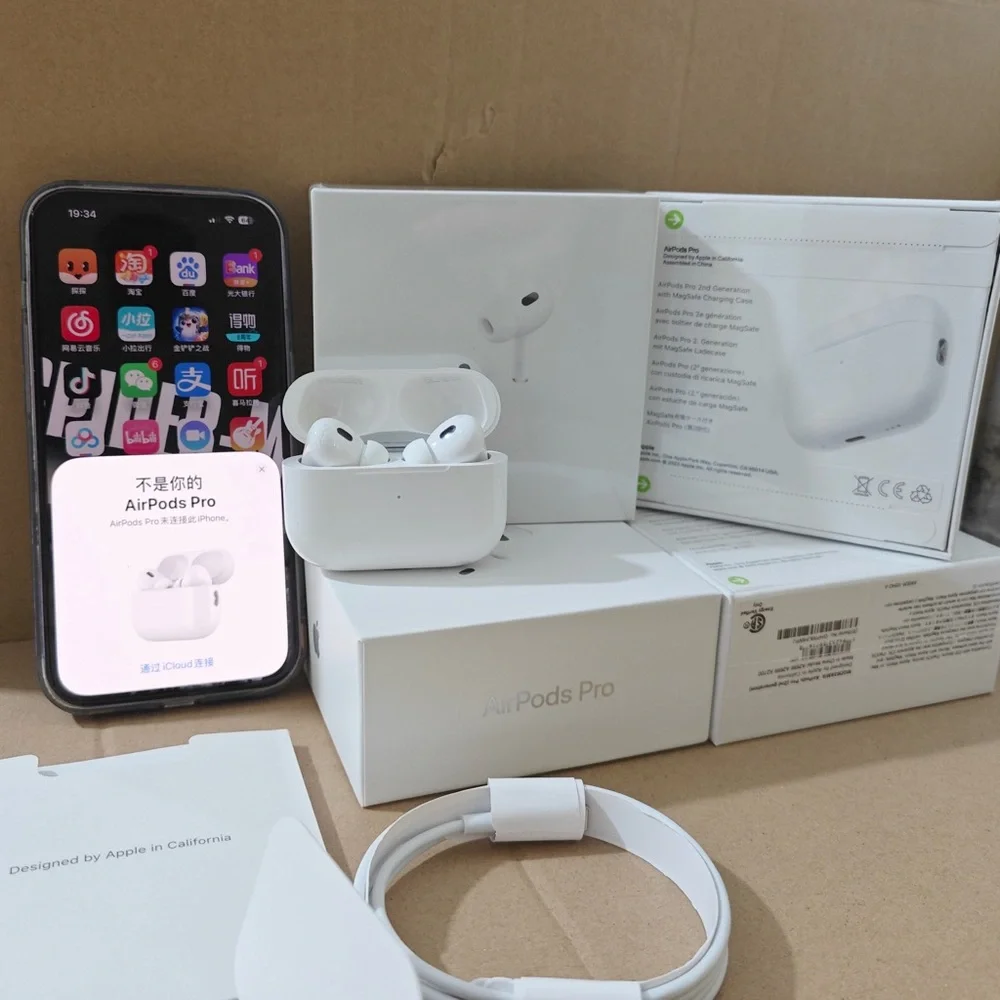 Apple AirPods Pro with Wireless Charging Case - White